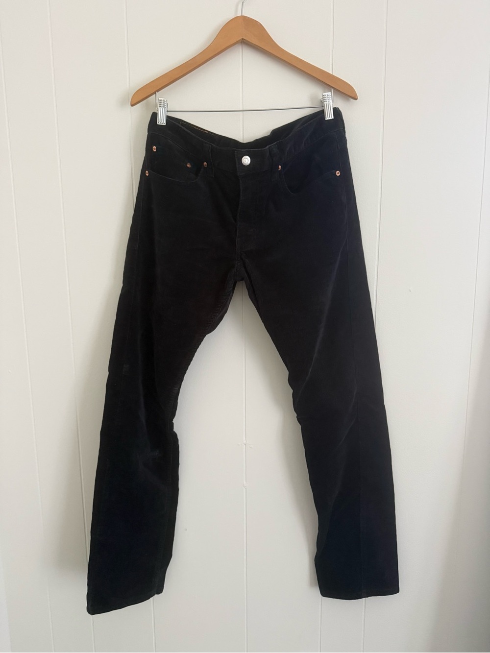 Levi’s Men's Black Corduroy Straight-Leg Pants